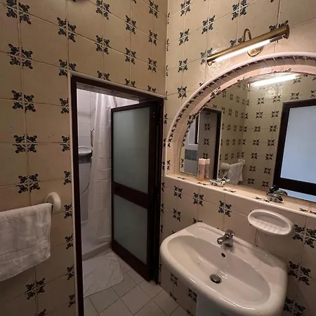 Vakantiehuis Traditional In The Heart Of